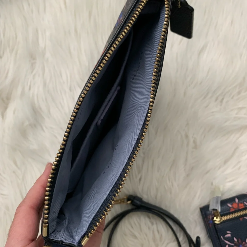 🎊Hp!2x🎊Coach Kitt Crossbody Flower Print w/ Wallet. - Picture 10 of 17